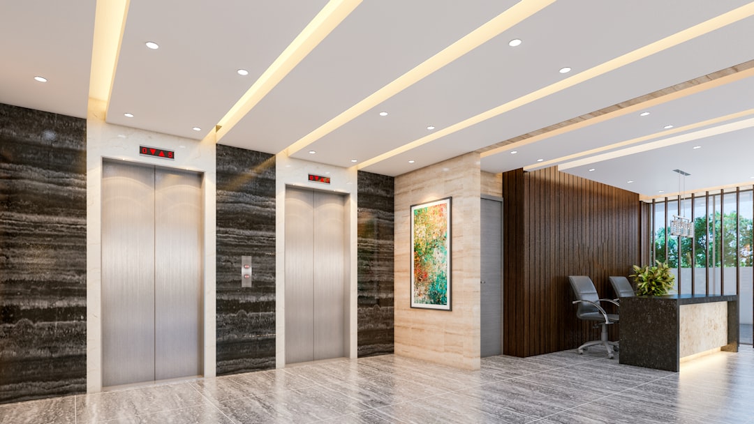 Design di ufficio corporate con estetica scura e sofisticata